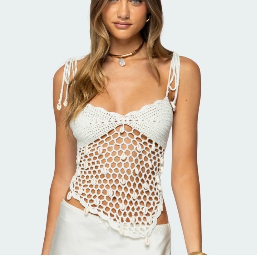 Shelley Asymmetric Crochet Top - Edikted